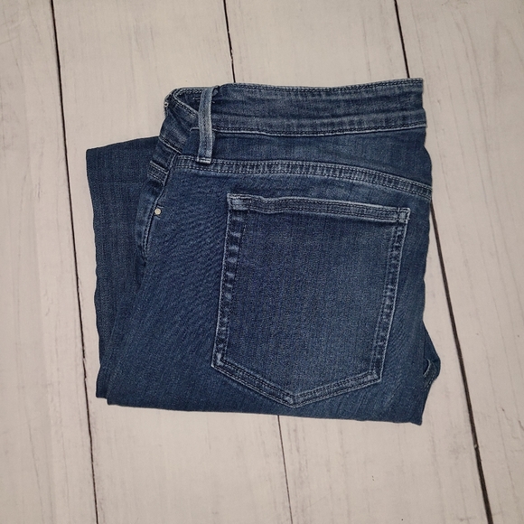 Guess Jeans - Picture 8 of 13